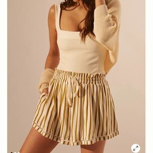 Sancia linen shorts from Anthropologie. Size M.